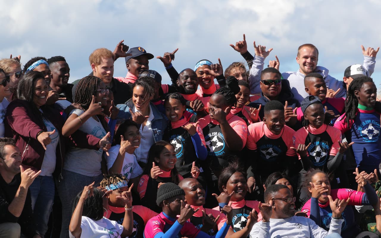 A los duques de Sussex también se les preguntó cuál era el problema global más apremiante cuando se trataba de lidiar con el estigma en torno a la salud mental.