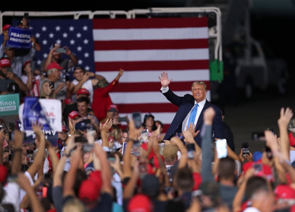 En entrevista con FOX News aseguró hablando del coronavirus que “creo que en algún momento esto va a desaparecer, lo espero”.