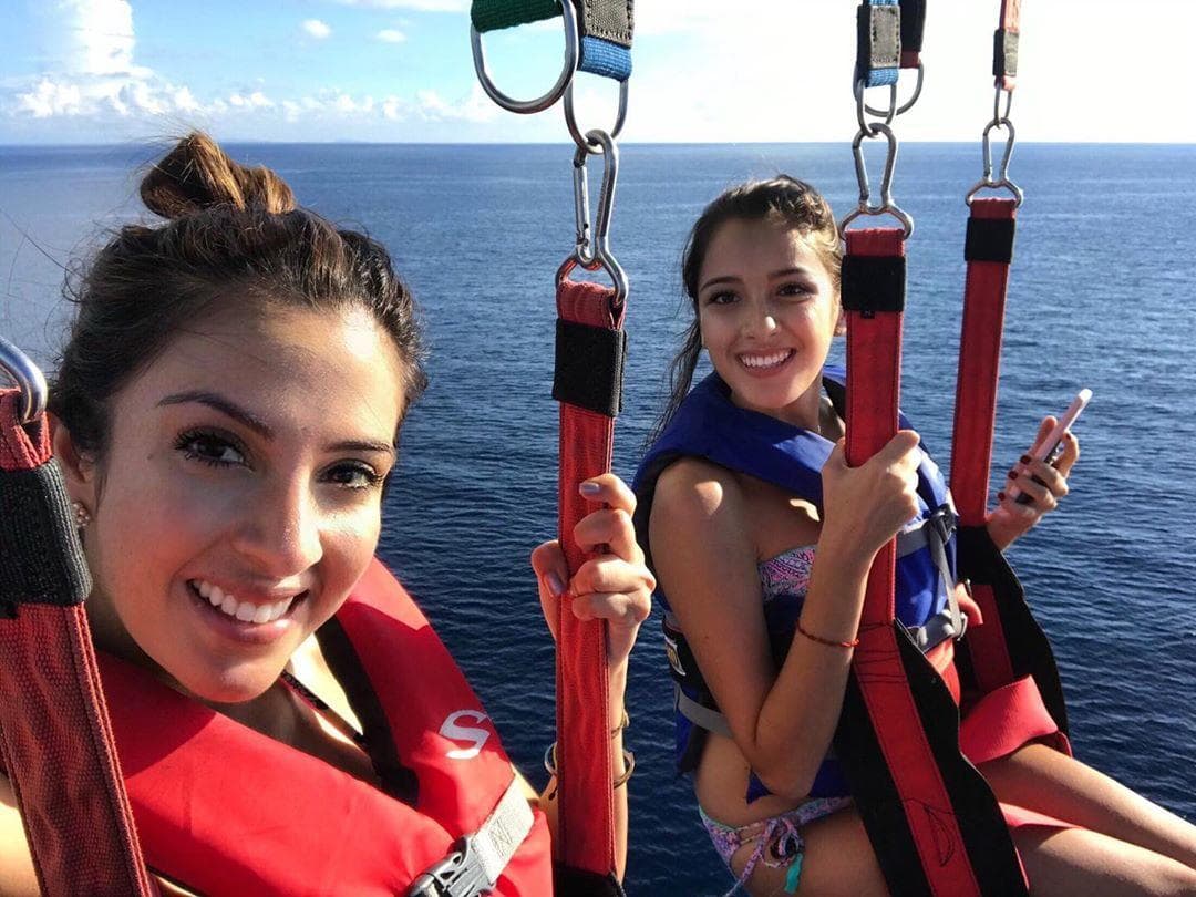 La periodista de 34 años es amante de los viajes y las aventuras que ellos conllevan. En esta ocasión eligió Roatán, Islas De La Bahia, como su primera parada en Honduras junto a su familia.