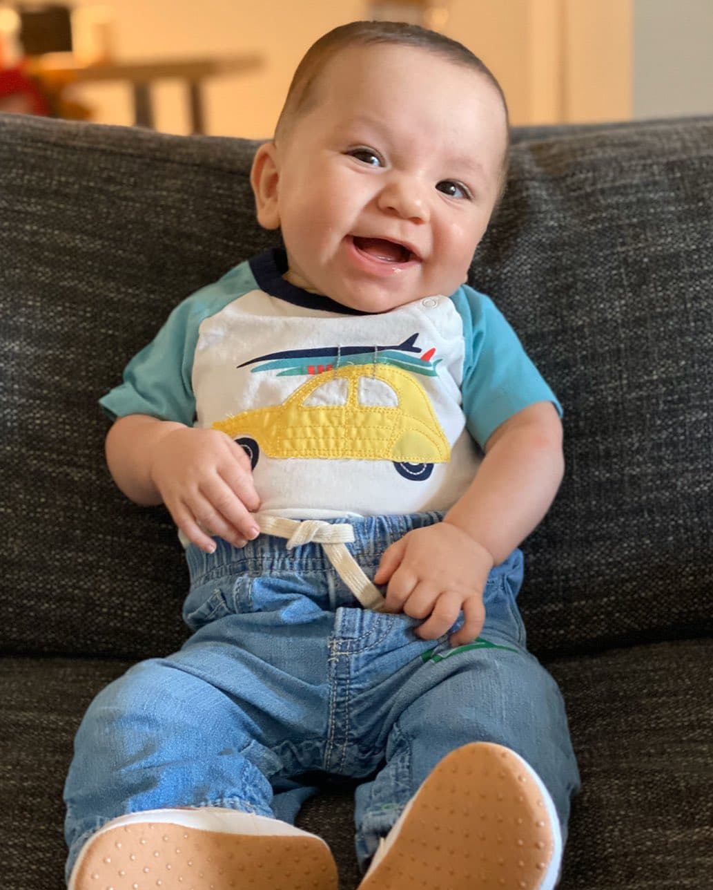 Otro niño muy especial en el show es Diego, hijo de Andrea Chediak y así lució los pasados días de descanso. Sin duda, muy guapo y a la moda como su mamá.