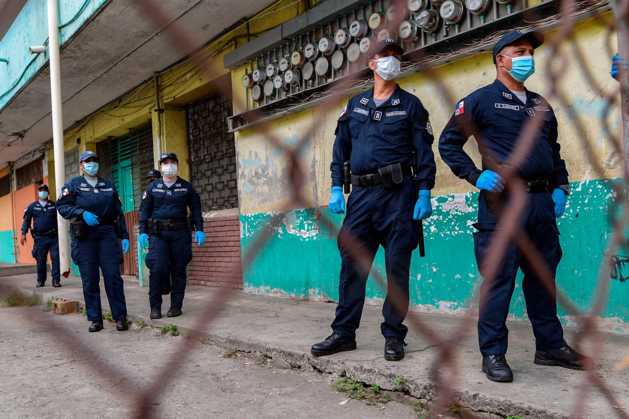 Llevan ante el juez a un sospechoso del asesinato de siete jóvenes que ha conmovido a Panamá