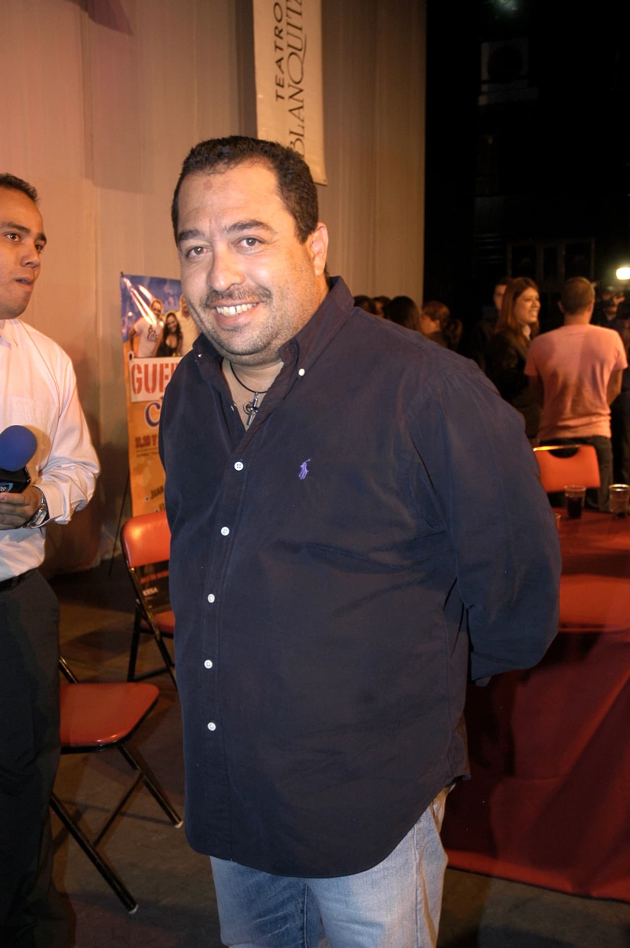 Juan Carlos 'El Borrego' Nava compartió la conducción del programa en su primera etapa como programa de revista. Además de hacer chistes y molestar a sus compañeros de elenco, el conductor daba información y tips sobre videojuegos.