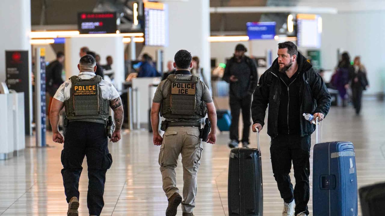 Detenciones de ICE en aeropuertos: ¿Cuál grupo de inmigrantes puede ser arrestado?