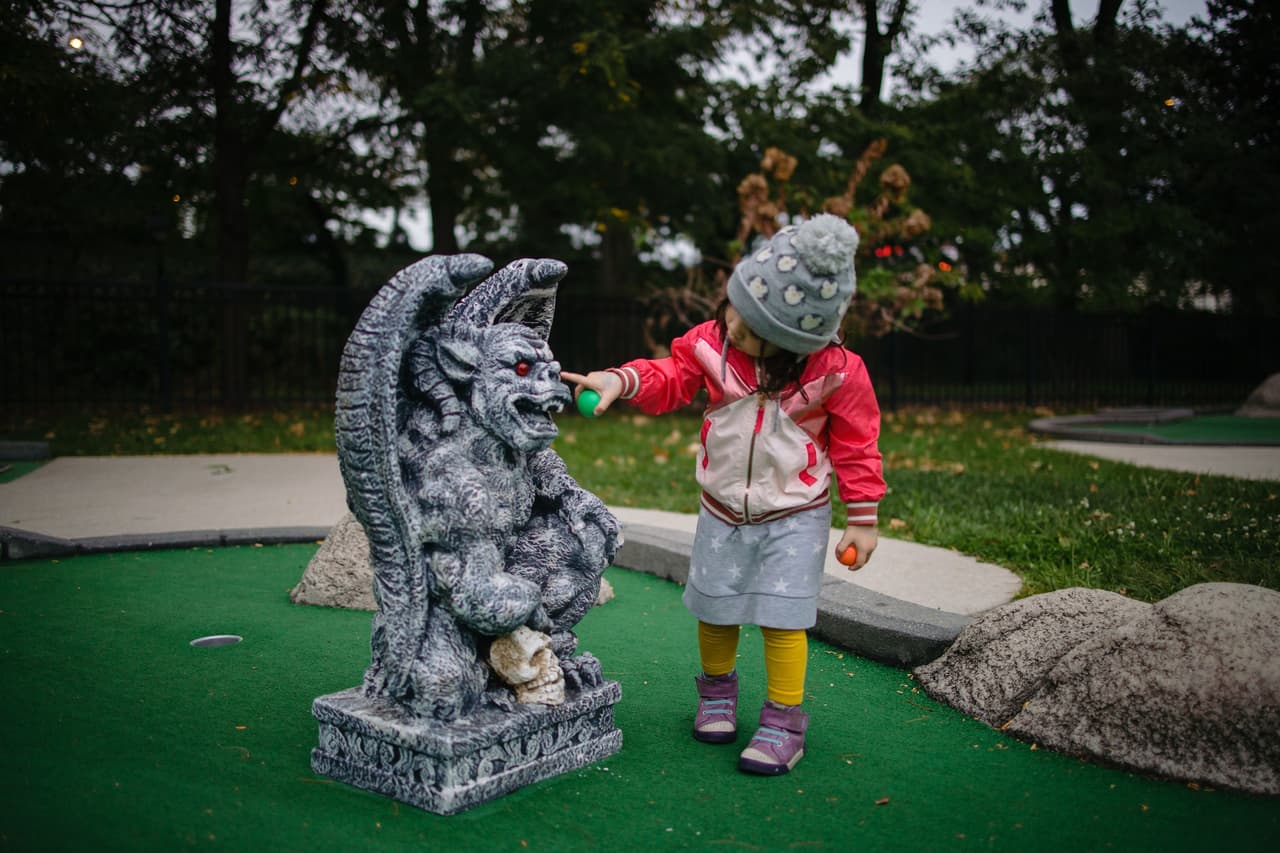 <b><a href="https://historicphiladelphia.org/franklin-square/upcoming-events/">Trick-or-Treat Trail at Franklin Square (29 de octubre)</a></b>. Viste a los niños con sus disfraces y recolecten golosinas en las estaciones en todo el parque desde el mediodía hasta las 2 p.m. El evento gratuito es para niños menores de 10 años y se requiere inscripción previa.