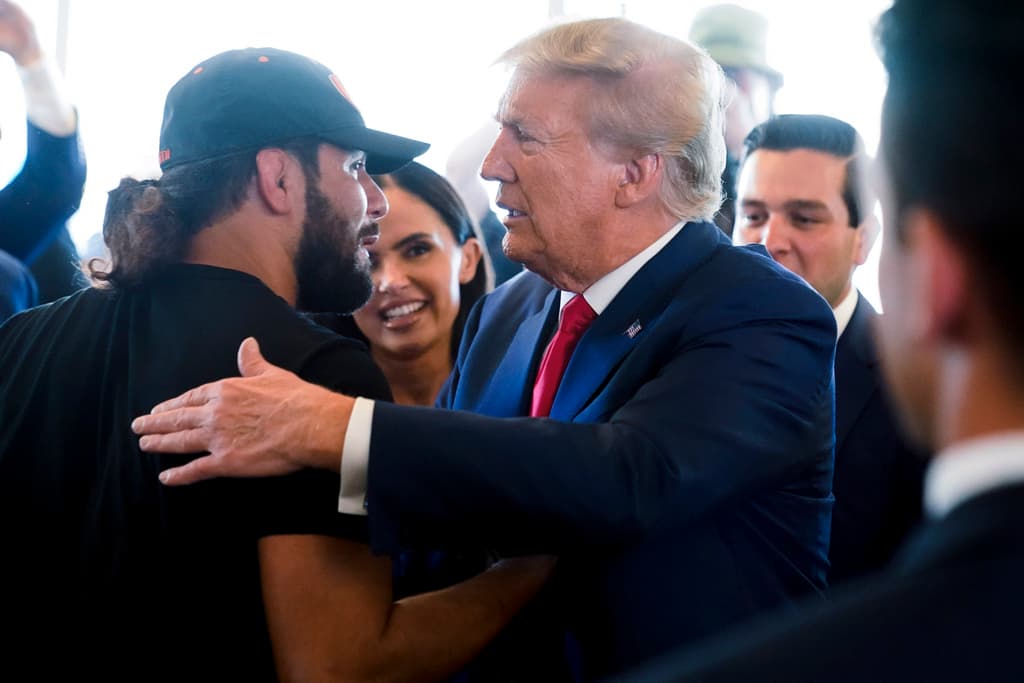 El martes, Trump dijo que los hispanos del sur de la Florida lo entendían porque los gobiernos de sus países también atacan a sus rivales políticos. “Realmente lo ven mejor que otras personas”, indicó a Americano Media.