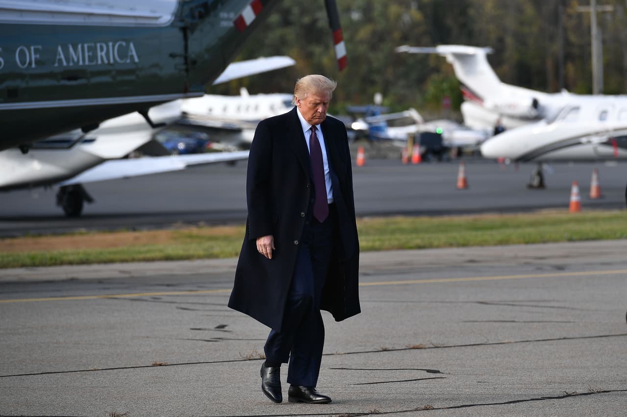 Por su edad y obesidad, Trump puede tener complicaciones por covid-19 pero con "alta" probabilidad de recuperarse