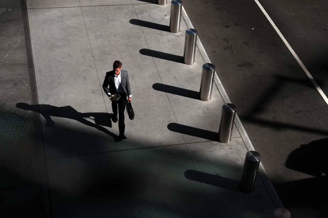 El valor de sus propiedades supera los 9 millones de dólares, según CNBC. Tras pagar hipotecas e impuestos, Sahil y su hermano ganan $25 mil mensuales por la renta de sus propiedades.