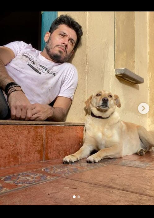 Ese mismo año logró el papel de Santiago en la serie 'Expedientes', que estuvo al aire hasta 2004.
<br>