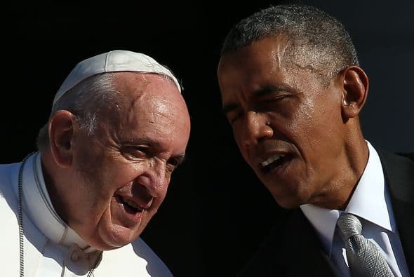 Conversación durante la ceremonia de bienvenida.