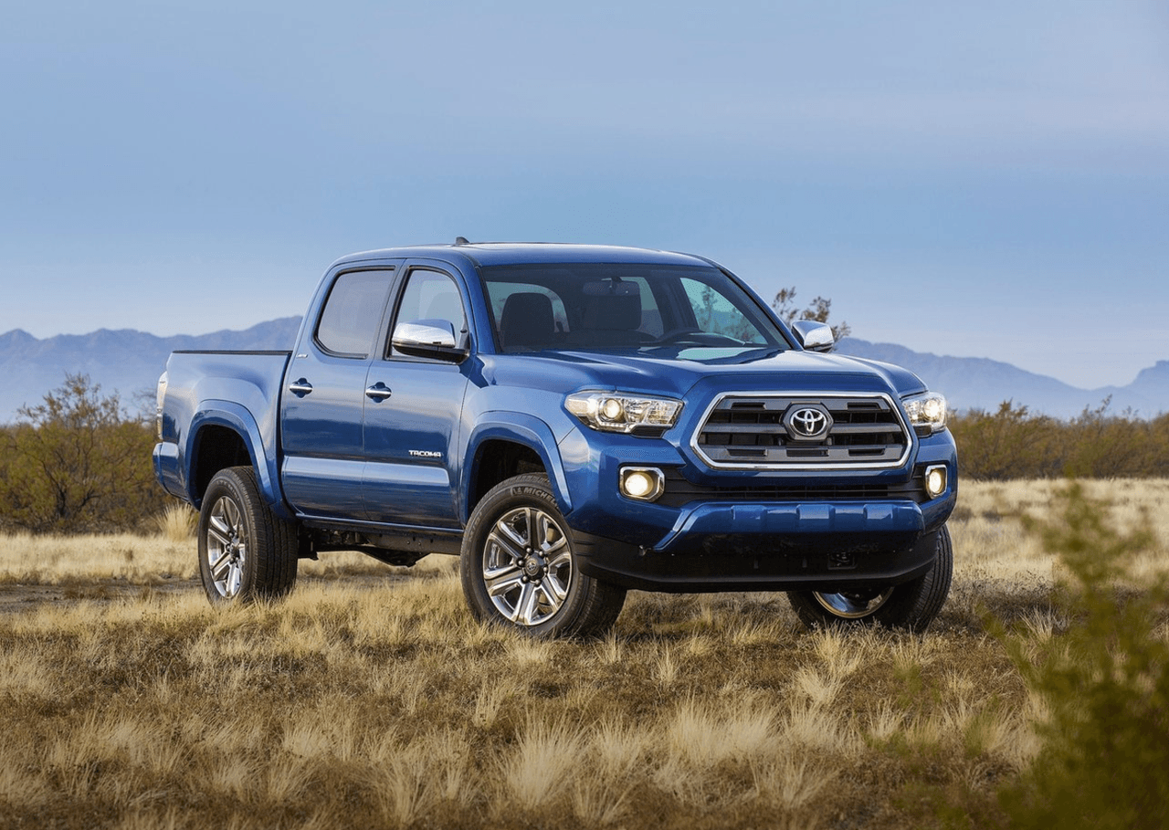 <b>Toyota Tacoma 4x2 SR5 Double Cab V6 6 Spd 2017</b>
<br>Precio de venta sugerido por el fabricante: 
<b>29,890 dólares</b>
<br>(no incluye gastos de destino y despacho)
<br>
<br>En el caso de la Toyota Tacoma no pudimos configurar un modelo que contara con cabina doble y tracción 4X4 sin rebasar el límite de los 30,000 dólares. El motivo es que 
<b><a href="http://www.univision.com/noticias/a-bordo/a-bordo-del-toyota-tacoma-2016-full-video" target="_blank">Toyota remodeló a su pickup mediana en 2016</a></b> dotándola de un bastidos con acero súper resistente el cual también es usando en la carrocería y aunque no se trató de un modelo totalmente nuevo si fue sustancialmente rediseñado con la incorporación de transmisión automática de 6 velocidades y una línea de motores mejorados.
<br>