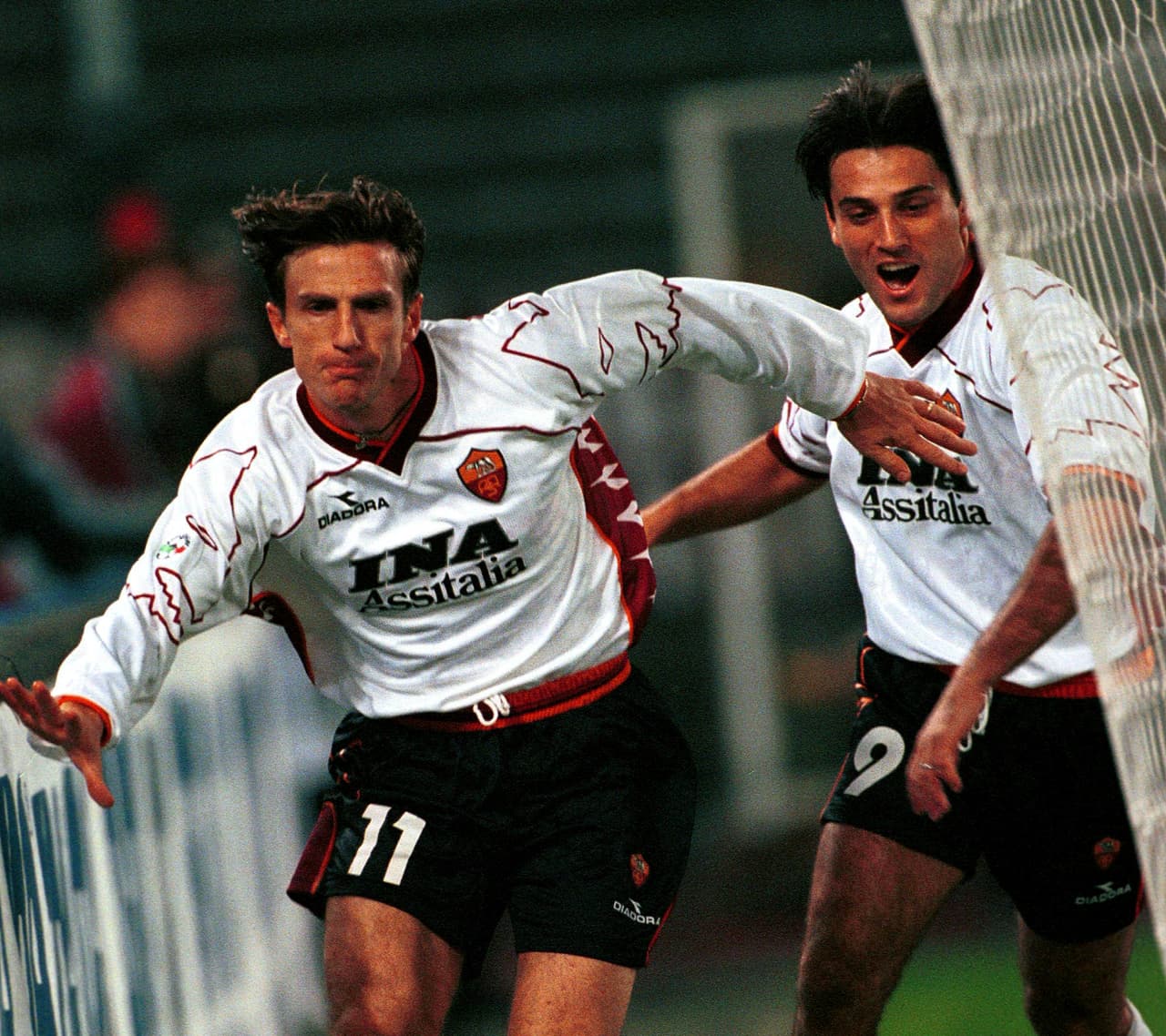 En 1997 fue fichado por la Roma, donde jugó al lado del goleador Vincenzo Montella.