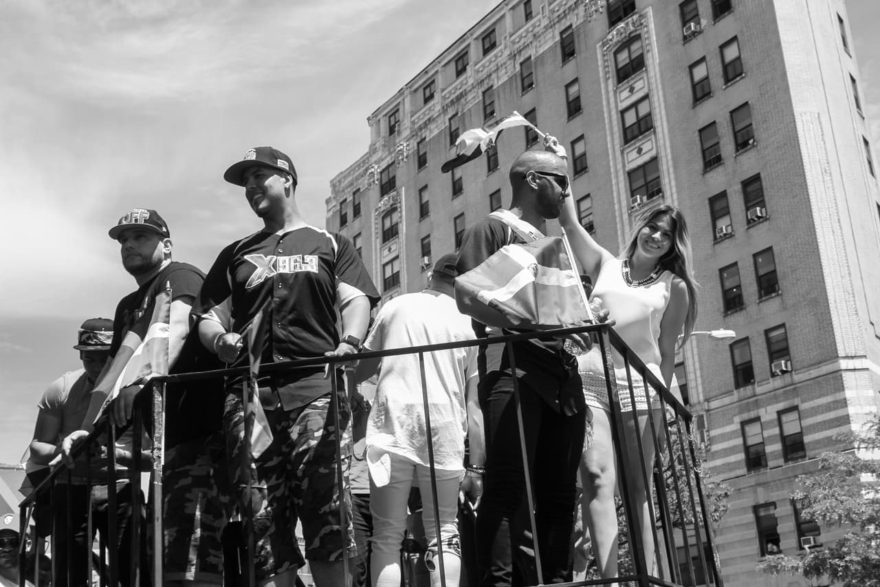 La música, la alegría y el orgullo dominicano fueron los protagonistas del vigésimo séptimo Desfile Dominicano en el Bronx.