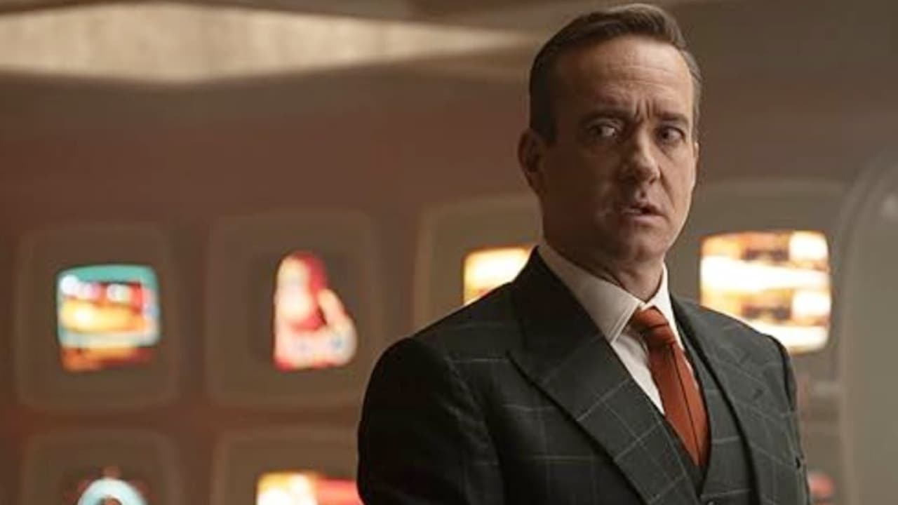 Matthew MacFadyen interpreta a Paradox.