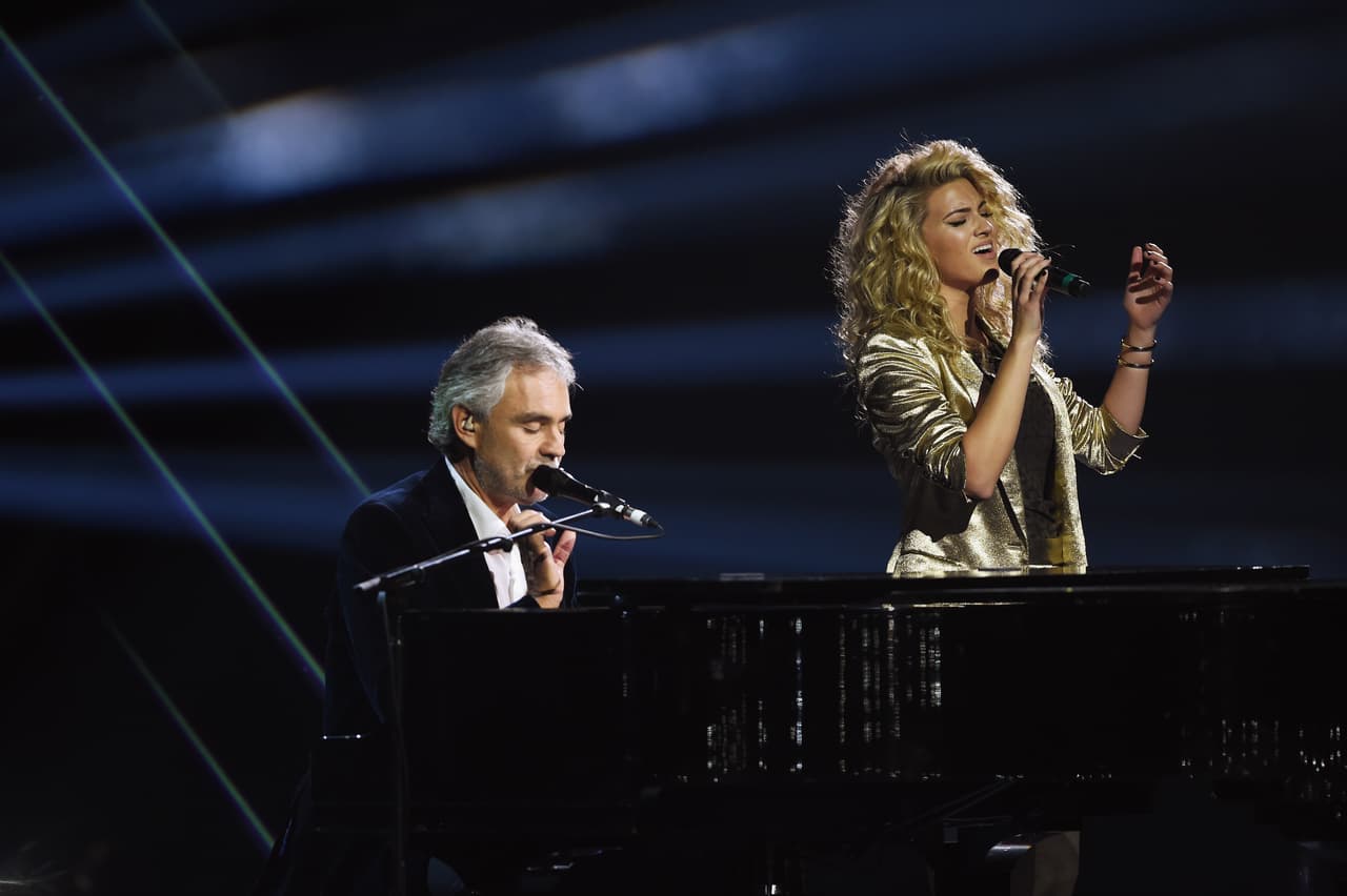 En el escenario también se presentaron Andrea Bocelli y Tori Kelly