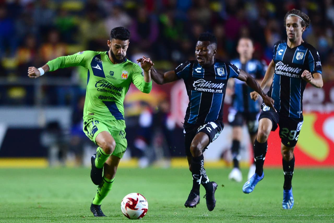 Con un doblete de Aldo rocha, gol de Martín Rodríguez, y gol del Shaggy Martínez, Morelia golea y deja claro el mal momento que esta viviendo el Querétaro.