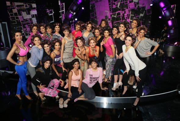 En este segundo 'show' conoceríamos al segundo grupo que iría a la mansión, pero antes de que iniciara la gala, los nervios y estrés en los ensayos, los atuendos raros y sexys, y las primeras seis elegidas invitadas como público fueron los ricos ingredientes del 'backstage'. Mira todo lo que hicieron las chicas antes de salir al escenario.