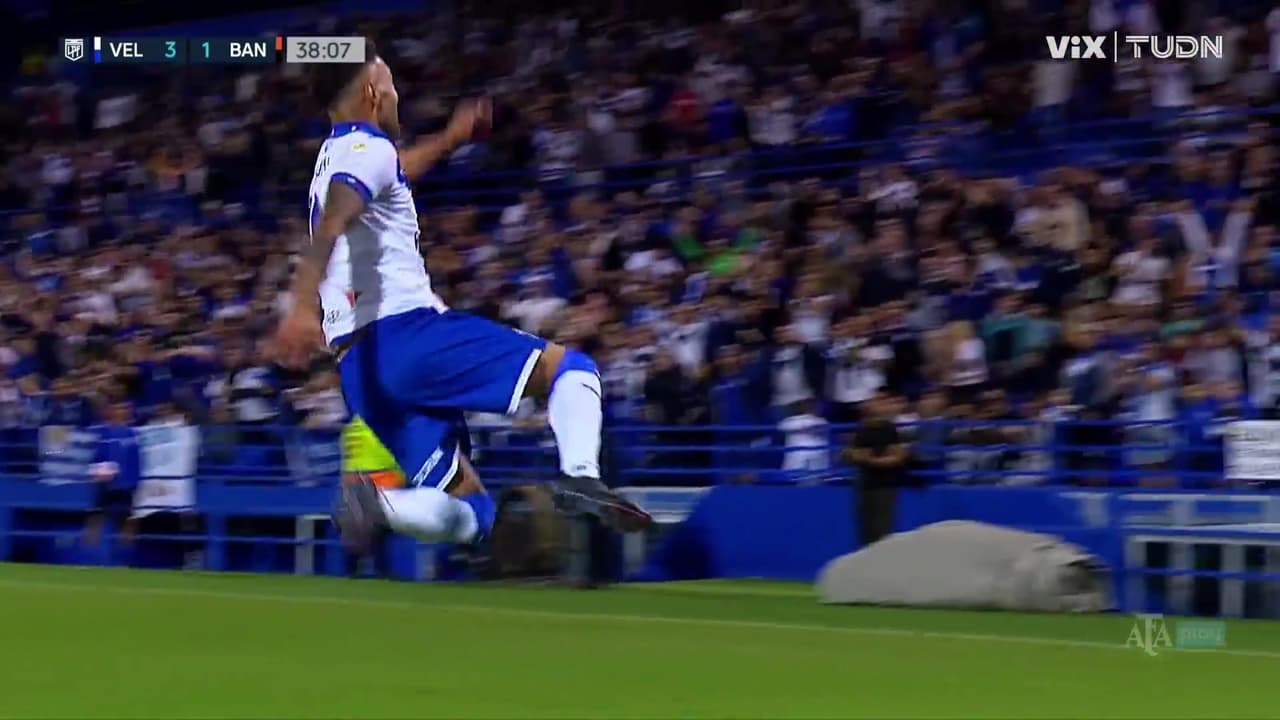 ¡Doblete de Janson! Lucas pone el 3-1 para Vélez y estalla el Amalfitani