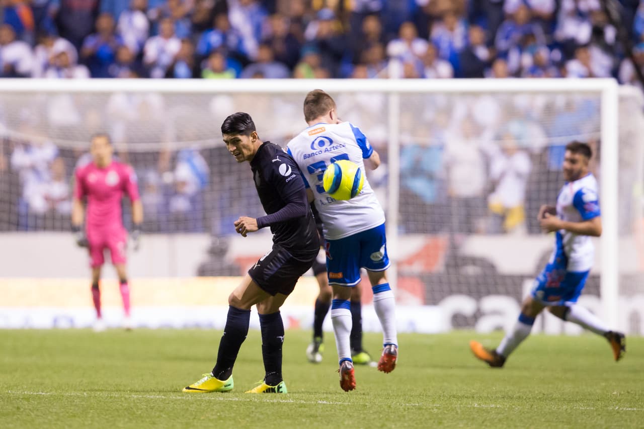 En la segunda mitad, Chivas siguió chato e inestable al frente. Incapaz de ver la suya.