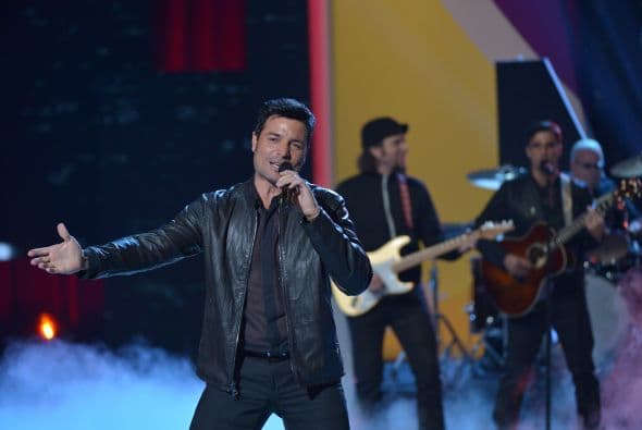 La estrella de Chayanne llenó de música y luz el foro, desde donde encantó ¡y enamoró! a los asistentes. 