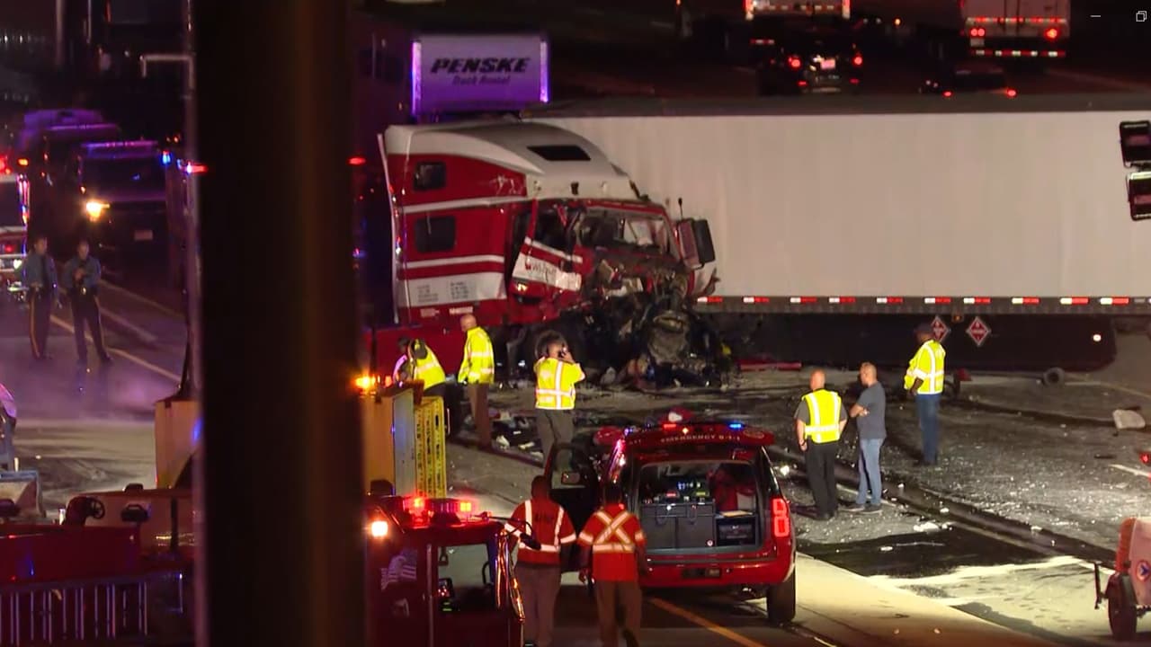 Tráiler impacta a otro camión y a un auto en la I-80 en NJ; habría víctimas mortales
