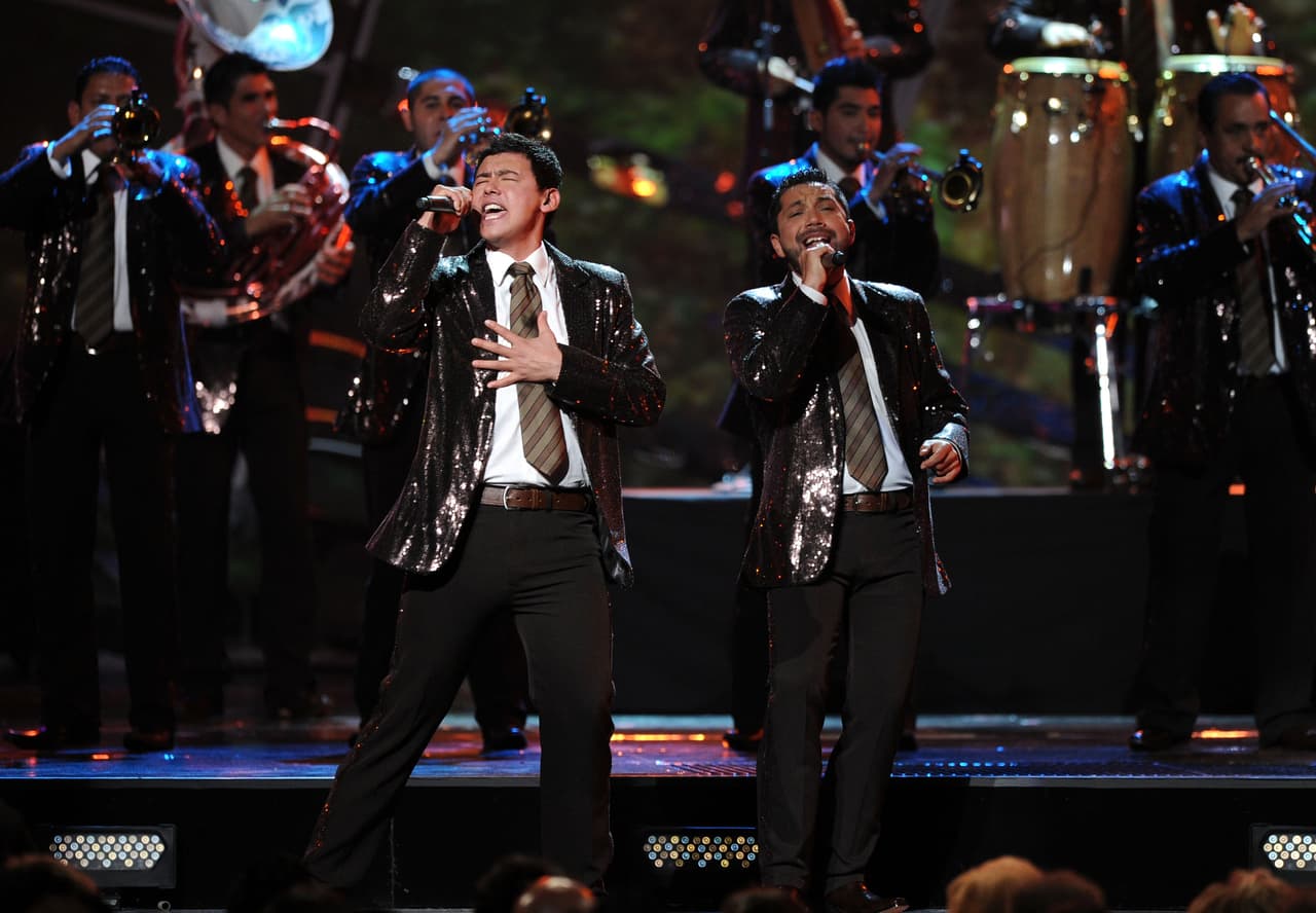 El 'Mimoso' anunció su salida de El Recodo en 2009 y en su lugar entra Charlie Pérez.