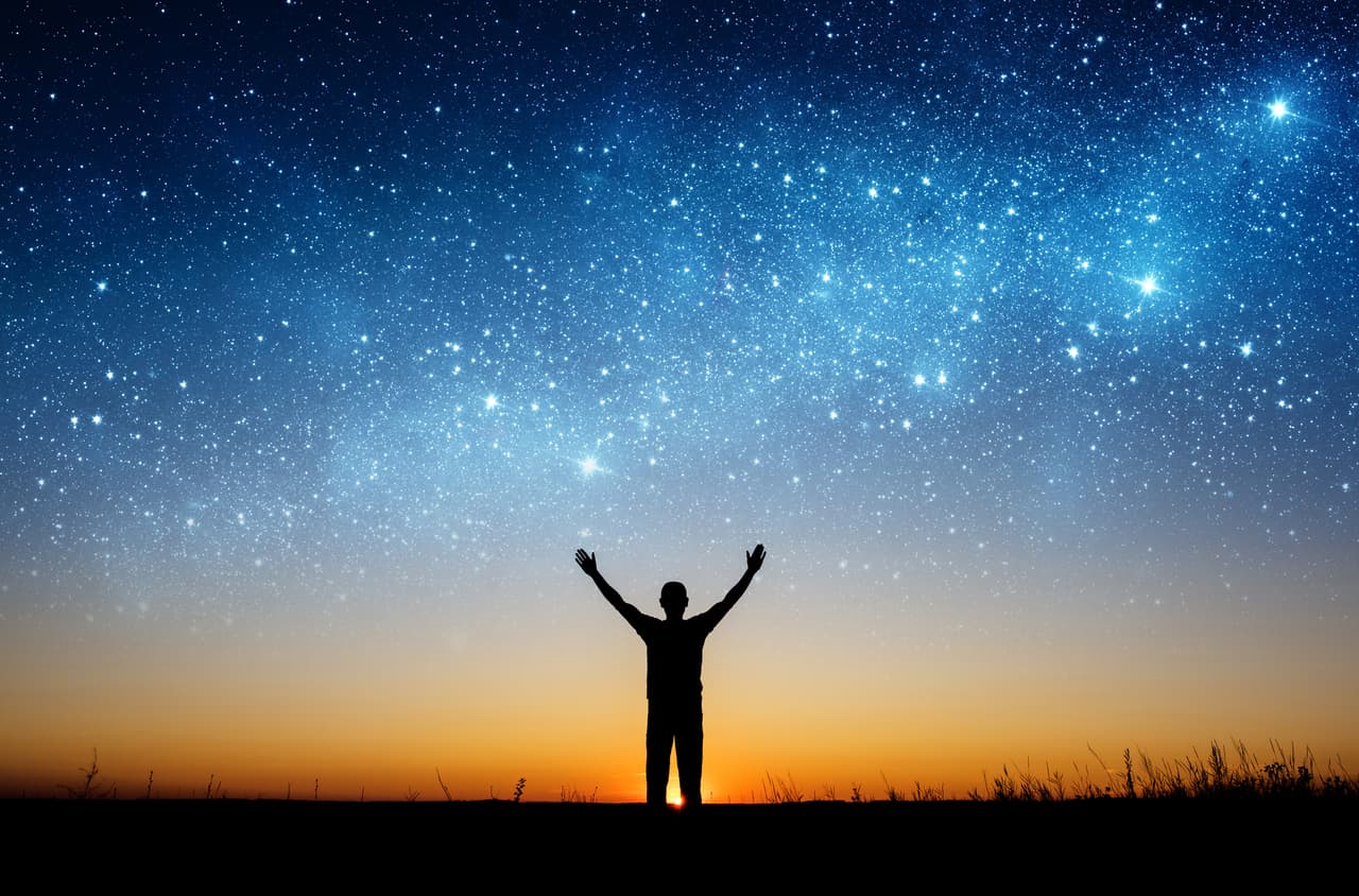 ¿Lo mejor? Es difícil, pero es la solución. ¡Hacerlo todo sin esperar recompensas! De esa manera nada ni nadie te defraudará ni desilusionará. 
<br>La energía de Venus, en estos momentos, está creando una serie de combinaciones planetarias que te sorprenderán pues en cada uno de los signos zodiacales se expresará de una manera muy definida.