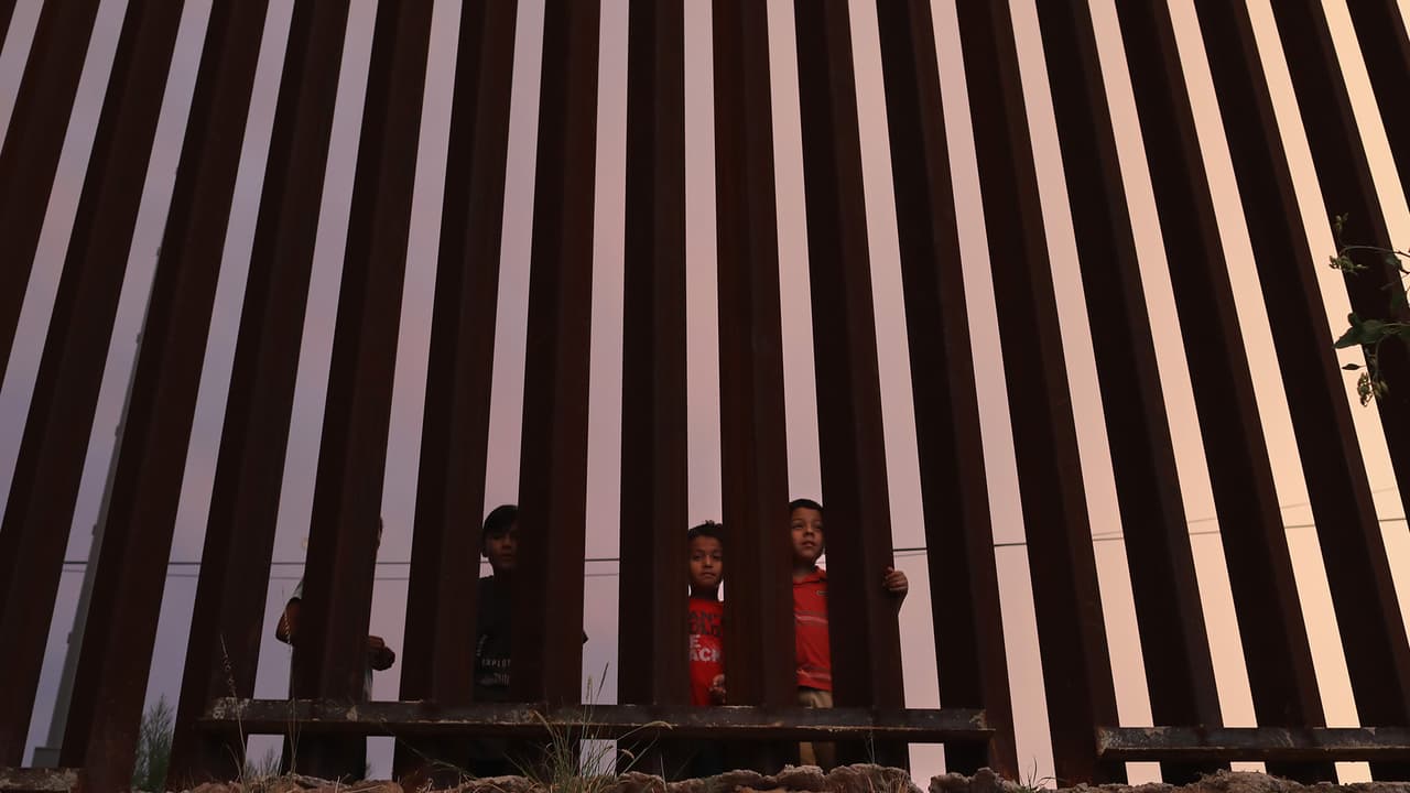 Nogales, inhóspito lugar acechado por traficantes donde muchos buscan cumplir sus sueños