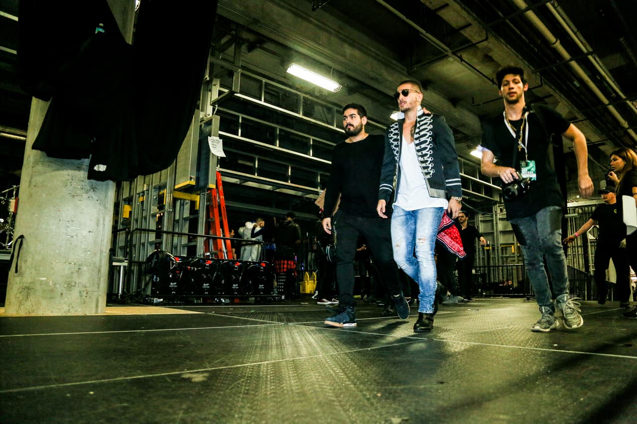 Una cosa fue lo que viste en televisión y otra lo que te perdiste. Pero, relax! Nuestro lente te trae el detrás de cámaras de la esta entrega de Premio Lo Nuestro.