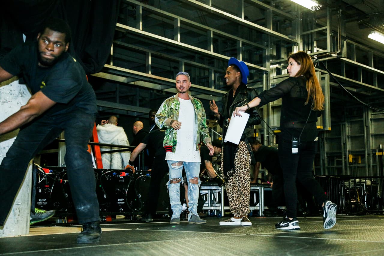 Una cosa fue lo que viste en televisión y otra lo que te perdiste. Pero, relax! Nuestro lente te trae el detrás de cámaras de la esta entrega de Premio Lo Nuestro.