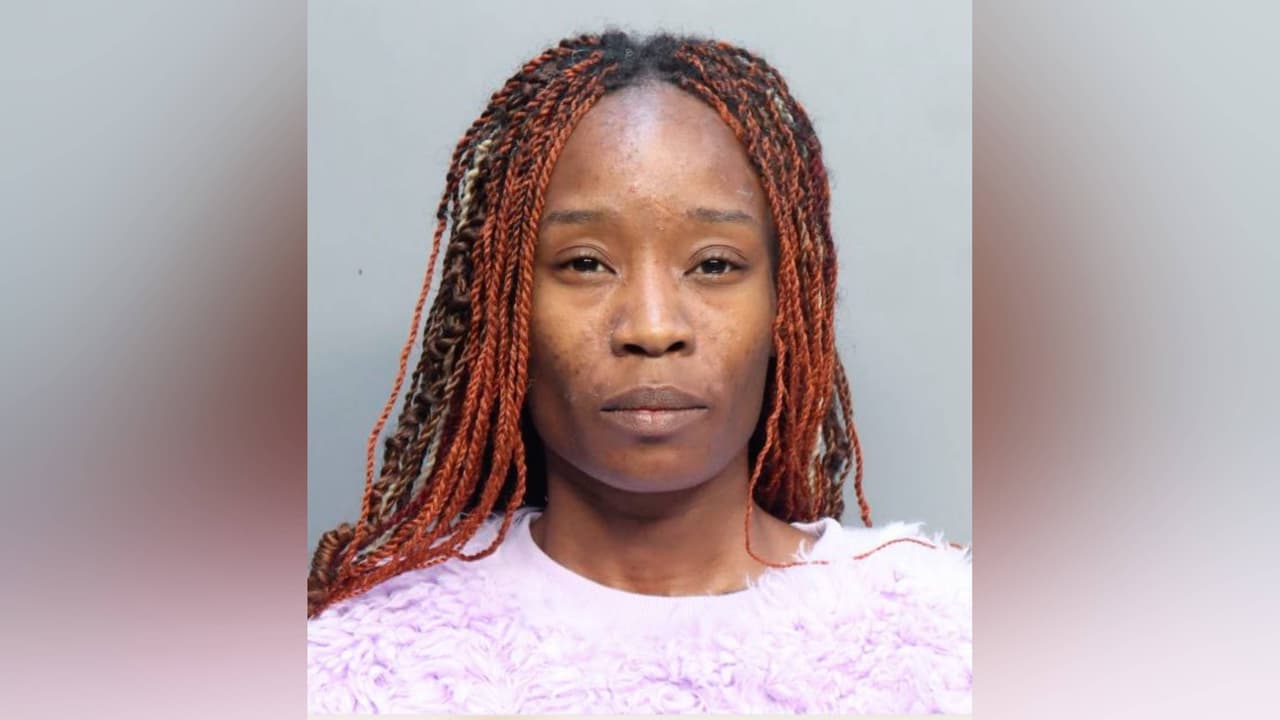 Madre es acusada de asesinar a su hijo de 8 años estrangulándolo y después llevarlo al hospital de Hialeah