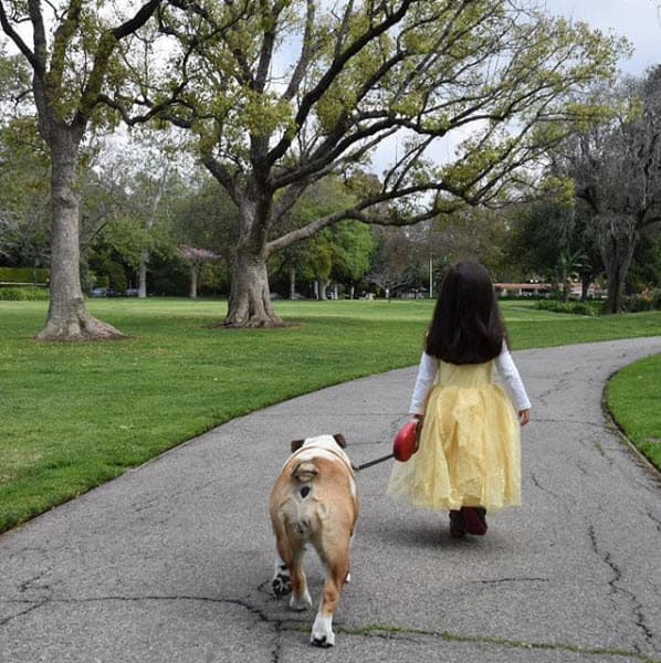 "Así como la ves se echa y se porta como una reina", comentó Eugenio, quien viajó a México para promocionar la película 'La vida secreta de tus mascotas 2', en la que presta su voz a uno de los personajes principales.