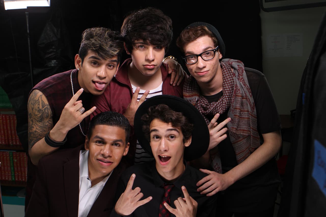 Esta ha sido la evoluvión de Jason en La Banda. Este chico made his momma proud! Jason es una inspiración para aquellos que han caído en las drogas. Las chicas no lo pasaron en su audición pero Ricky decidió darle una oportunidad y Jason se la comió con un tema de Bruno Mars.