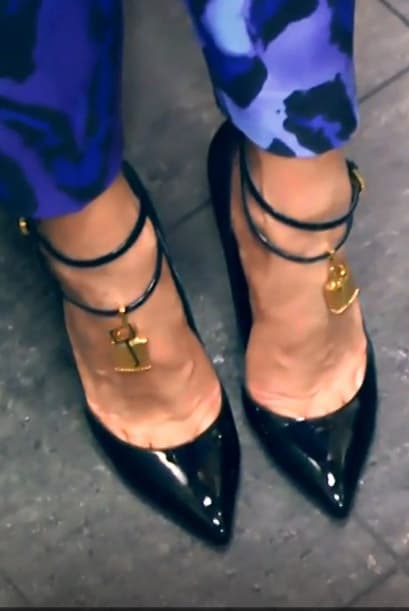 Este par de zapatos de Tom Ford 
<a href="https://www.univision.com/shows/el-gordo-y-la-flaca/zapatos-101-con-lili-estefan-los-zapatos-que-le-robaron-el-corazon-a-la-flaca-video">es uno de los preferidos por la conductora</a>, le gustó tanto que lo compró sin que tuviera descuento, así lo dijo en una entrevista para Univision.