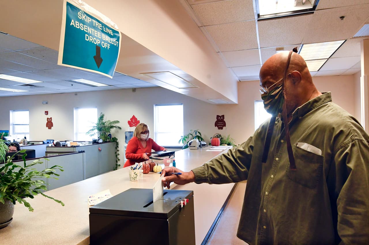 De esta manera puedes encontrar un buzón oficial para entregar tu boleta en California 