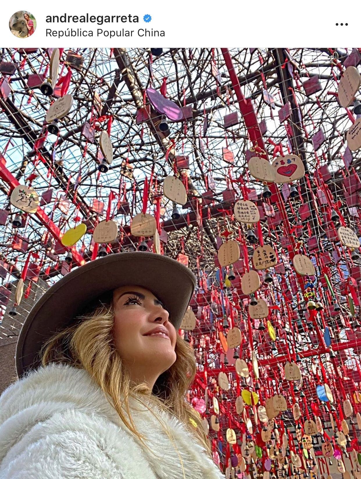 “Tomamos precauciones, nos lavamos las manos, hacemos lo debido”, declaró.
<br>