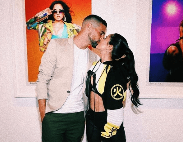 Becky y Sebastian ya viven juntos. Sobre esta decisión, la cantante le contó a Entertainment Tonight que consultó a sus abuelos antes de hacerlo.