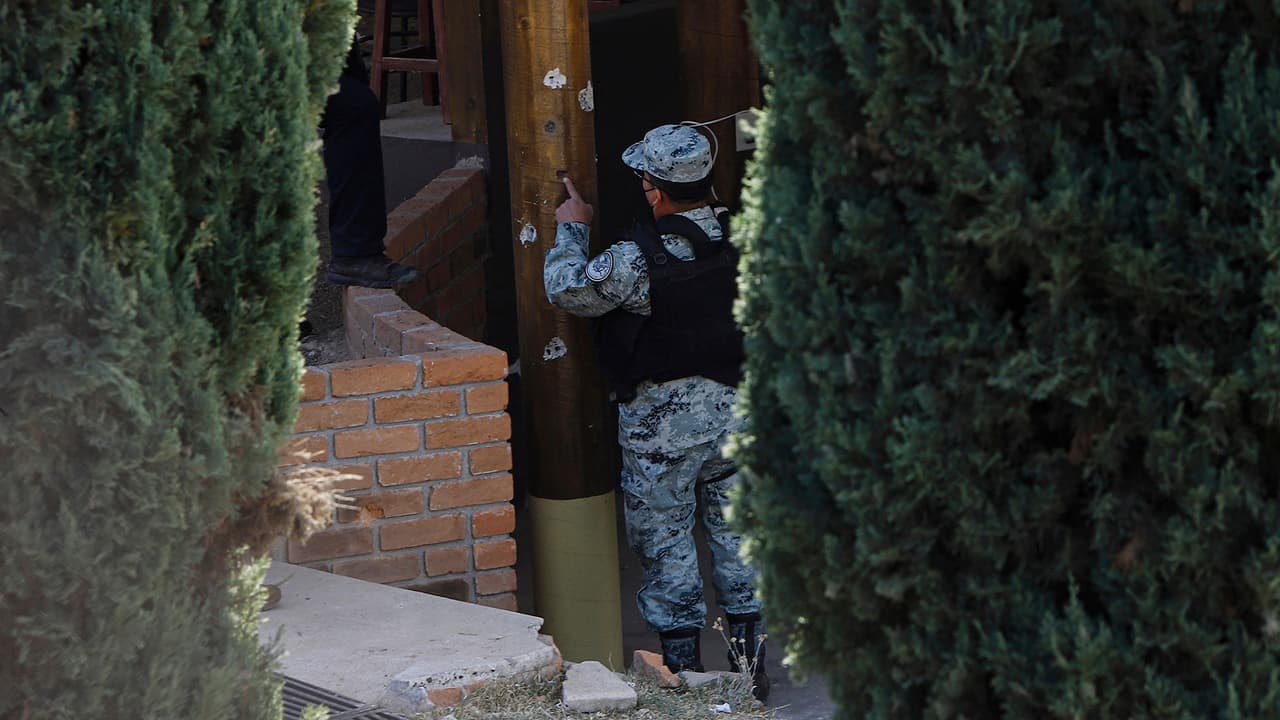 En días siguientes, las autoridades informaron 
<b>encontrar más de 100 casquillos de armas de alto poder.</b>