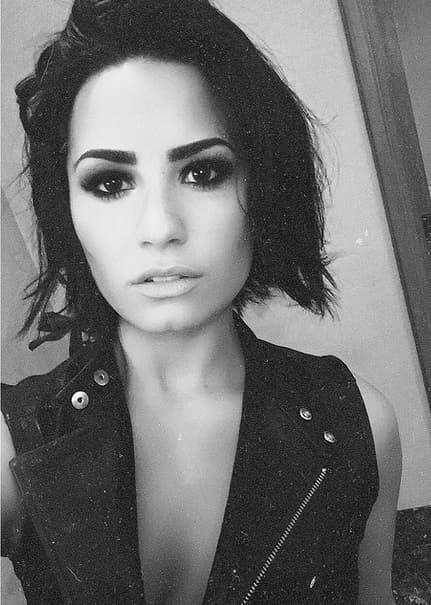 Pero ese camino de aceptación no fue tan fácil, pues vivió atormentada por su apariencia física.