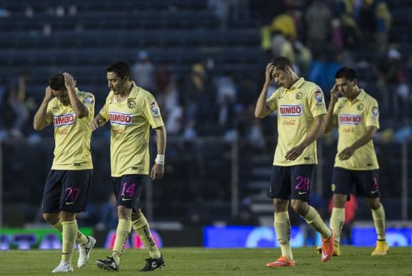 La maldición del superlíder en México: Desde que se instauraron los torneos cortos en México en 1996, sólo 4 equipos han podido coronarse acabando como líder de la fase regular del torneo, en las demás ocasiones los equipos han quedado eliminados en la liguilla ya sea en cuartos de final, semifinal o en la final. Sólo el Toluca en 1998, 1999 y 2000; Pachuca en el 2006, Santos en el 2012 y América en el 2014 pudieron romper el maleficio.