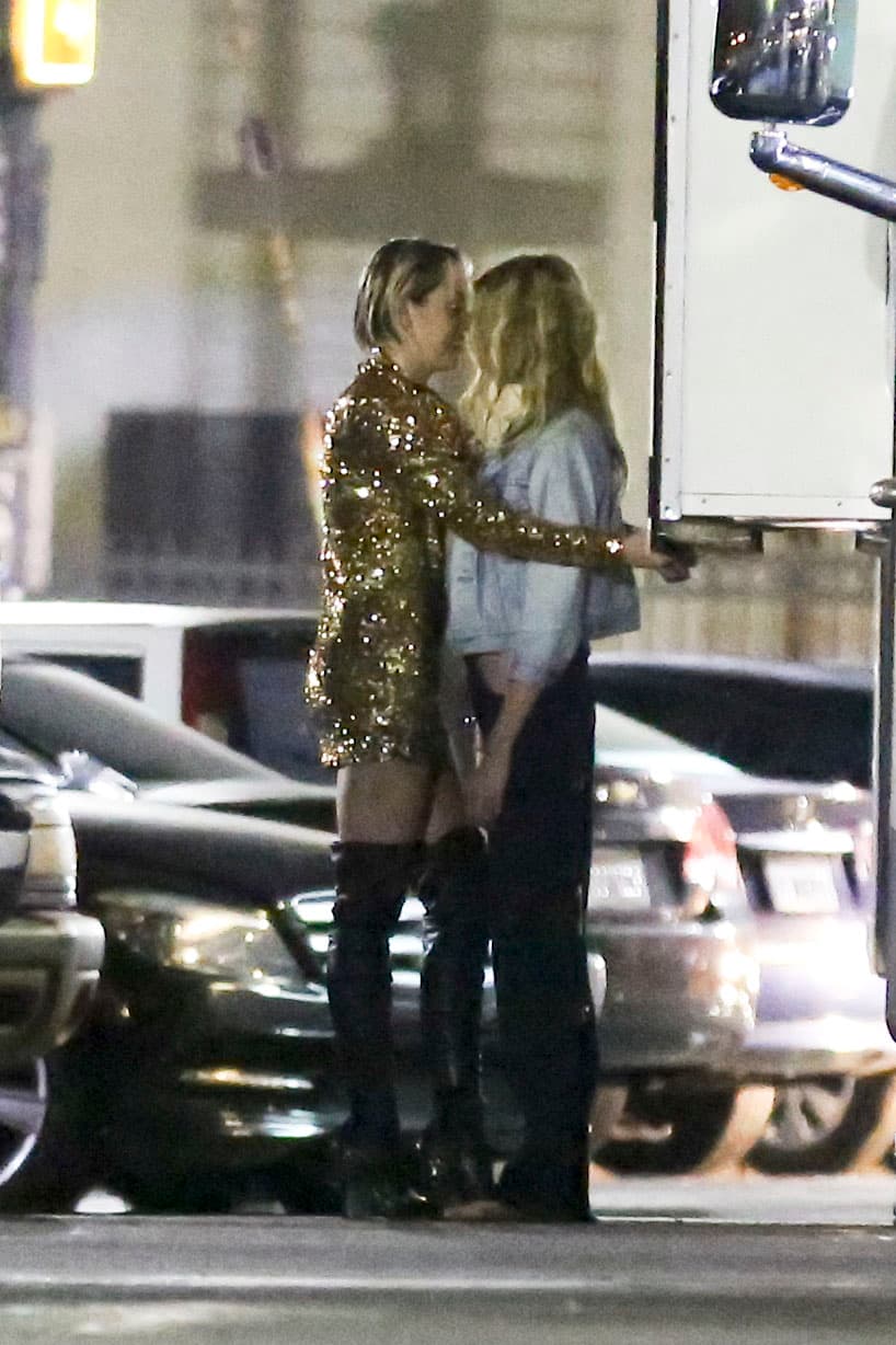 Sonrientes, Miley y Stella se miraron directo a los ojos...