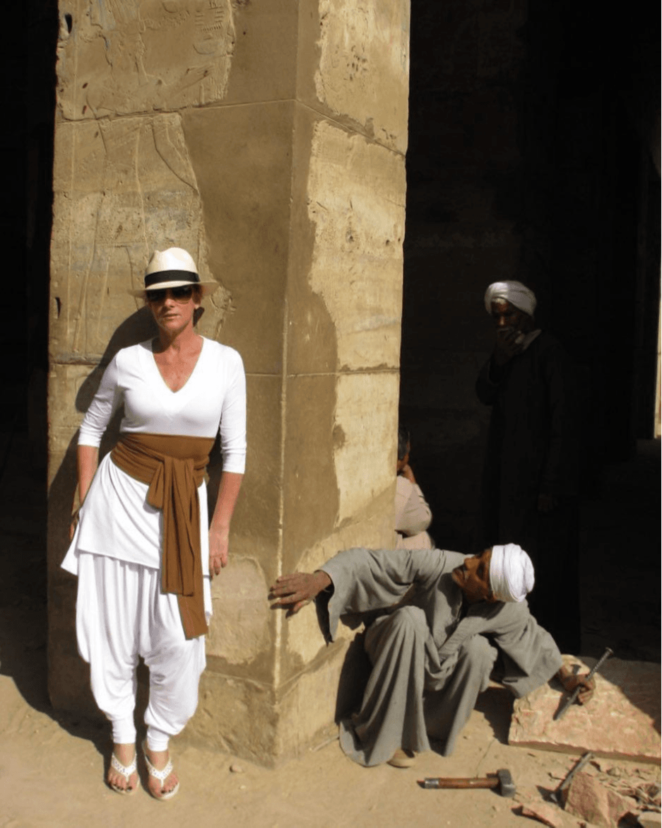 “En el caso mío es una pérdida irreparable, pero lo veo como eso, como una planta que de pronto dices, 'bueno, ¿y esa por qué sí? ¿Y esta por qué no? ¿Por qué se murió esta y por qué esa sigue si las dos reciben el agua igual?' Entonces en el caso de mi mujer, pues mi mujer no solo eso, tenía mucho abono, era una persona que tenia un rigor con su vida, que no fumaba, no tomaba, hacía mucho ejercicio, y bueno, ya ves", explicó.