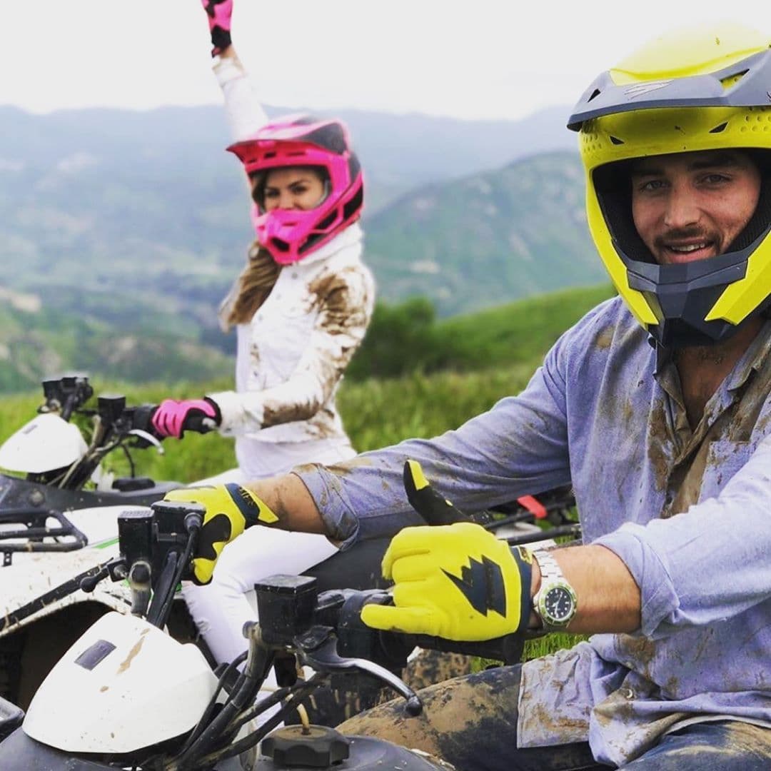 Asimismo, agregaron que la mujer que llamó al 911 estaba tratando desesperadamente de entrar a un baño donde Gwozd se había encerrado.