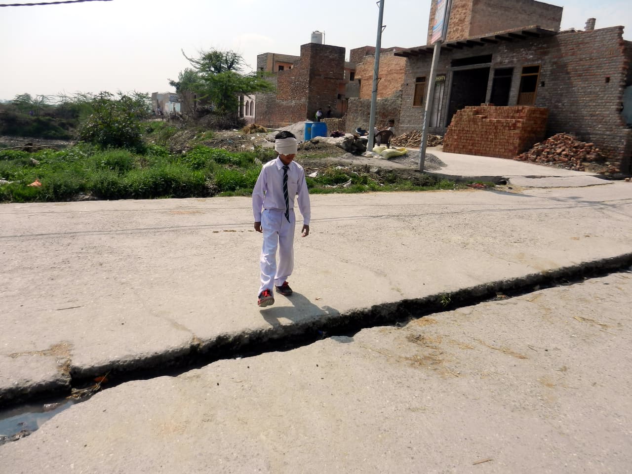 El jovencito hindú de 10 años dice que él mismo aprendió a reconocer los colores gracias a su sentido del olfato ‘entrenado con la mente’.