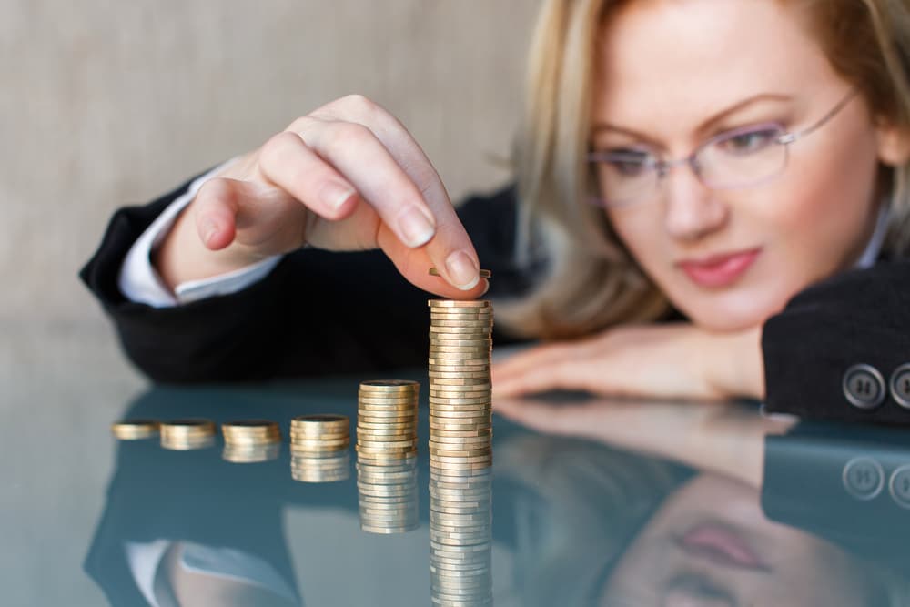 <b>Leo</b>
<br>
<b>¡No bajes la guardia!</b>
<br>Las Gemínidas llegan con un aviso para ti, Leo. Si te cuidas, la fortuna estará de tu parte, pero si bajas la guardia podrías perder dinero.