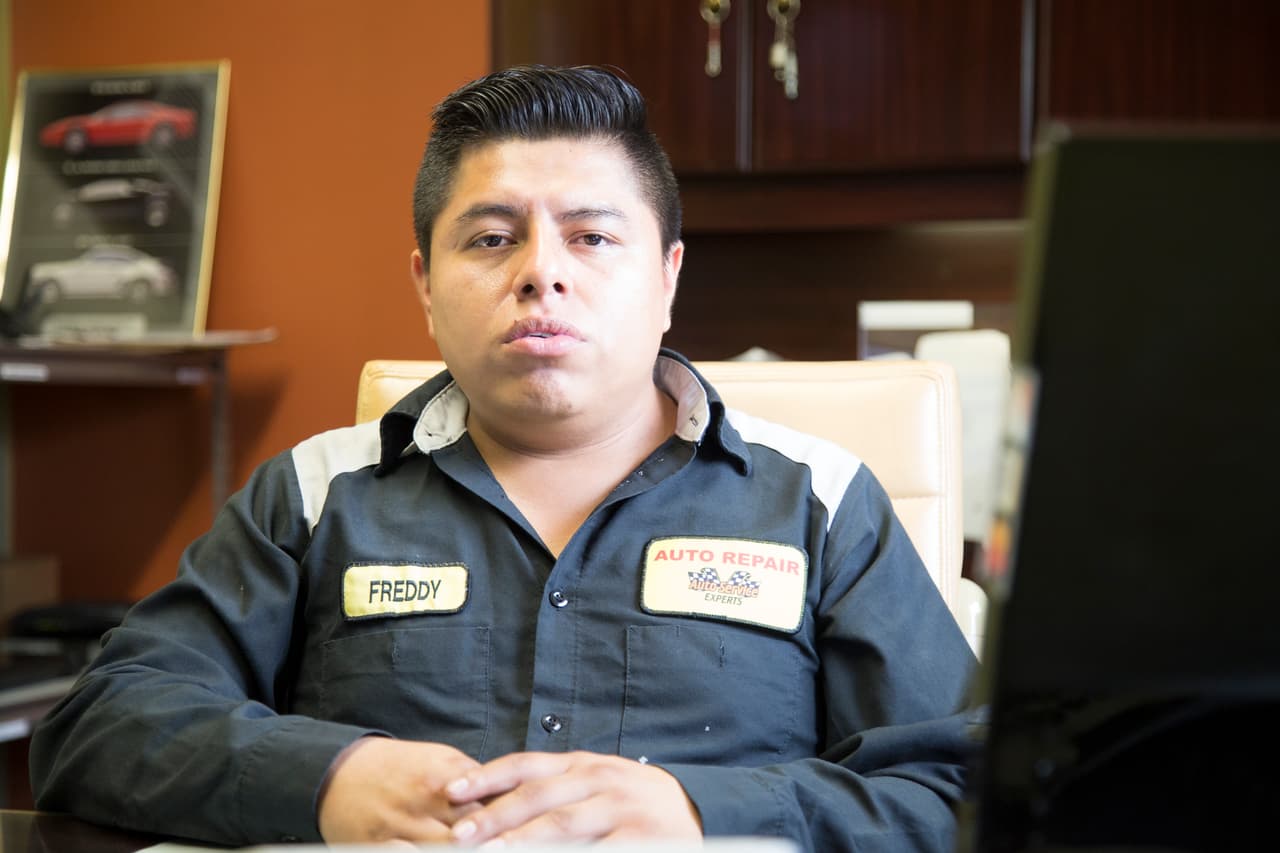 Freddy Avan no ha parado de estudiar desde que llegó de México. Tiene certificaciones como electricista, soldador, piloto de mecánico automotriz y aviones pequeños. Actualmente está haciendo una especialización en administración de empresas.