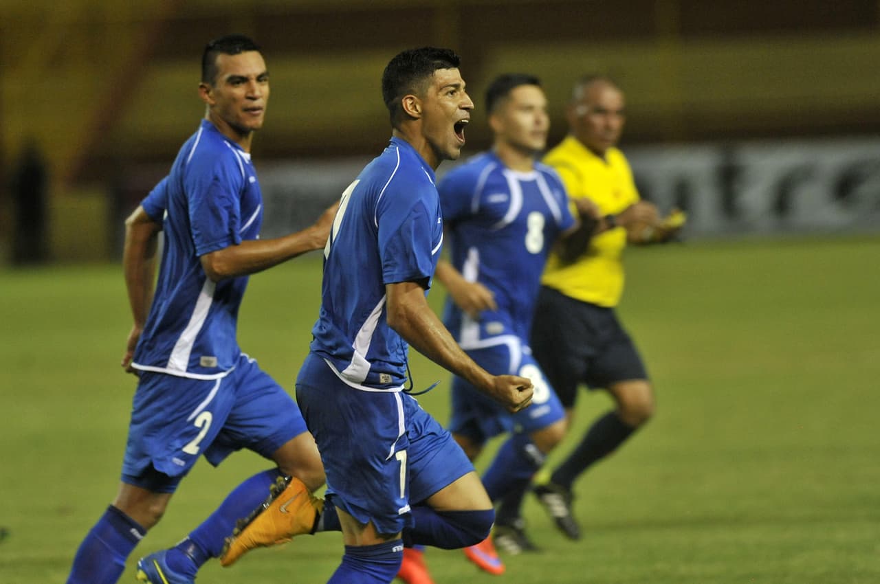 El Salvador y Canadá buscan triunfo en Copa Oro en plena reconstrucción
