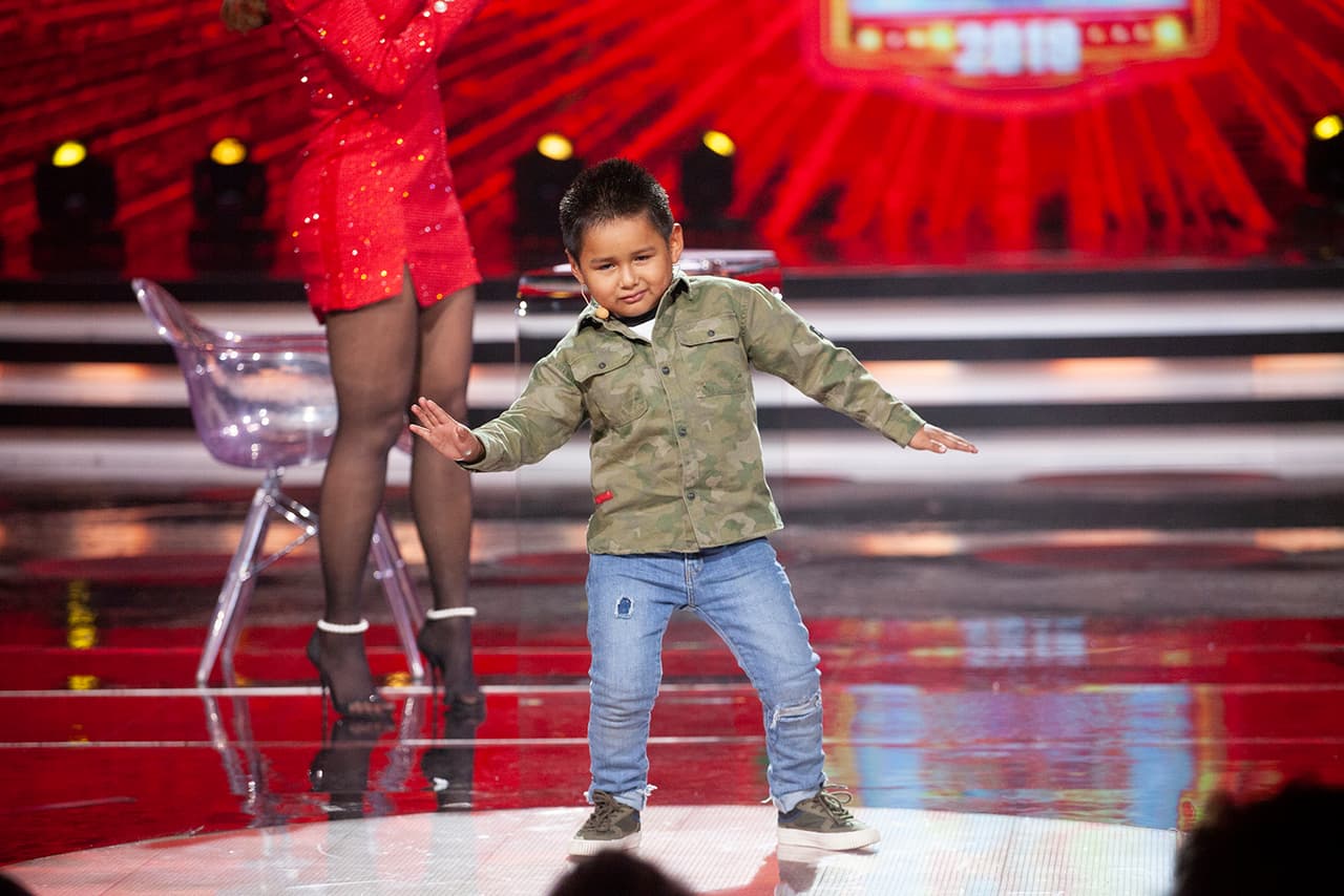 En la primera gala de Pequeños Gigantes, Giovani conquistó a los jueces con su carisma, con sus habilidades para bailar, con sus ocurrencias para improvisar piropos y con su galanura.