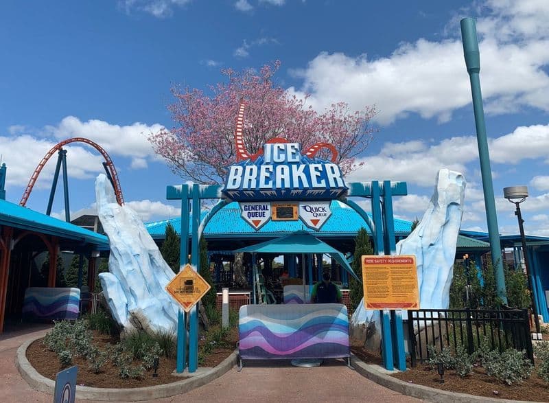 Este viernes abre Ice Breaker de SeaWorld Orlando, la montaña rusa con la caída más profunda y vertical de Florida