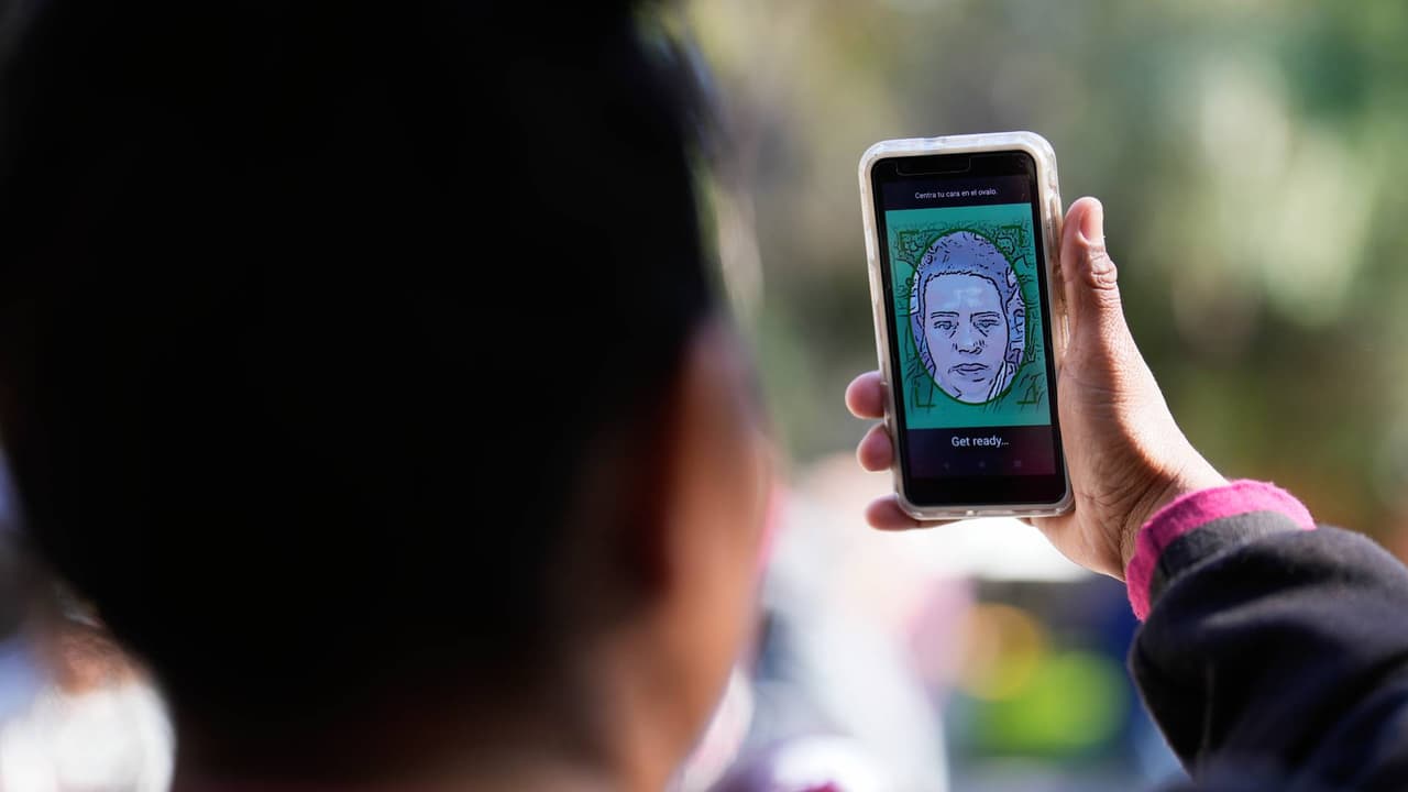 CBP One: críticas y respuestas sobre la aplicación para solicitar asilo en Estados Unidos