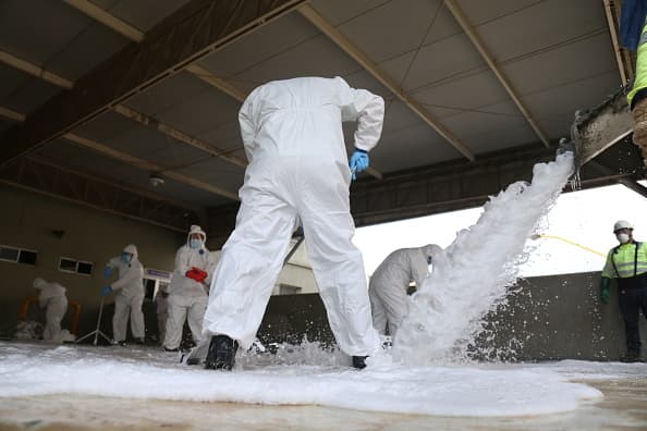 Texas y México comparten 1,254 millas de frontera común y están unidos por 28 puentes y cruces fronterizos internacionales y otros 25 cruces que permiten el tráfico comercial, vehicular y peatonal.
<br>
<br>Los cruces fronterizos son vitales para las economías de Texas y México, y han contribuido al estatus de México como el socio comercial número uno de Texas.
<br>
<br>